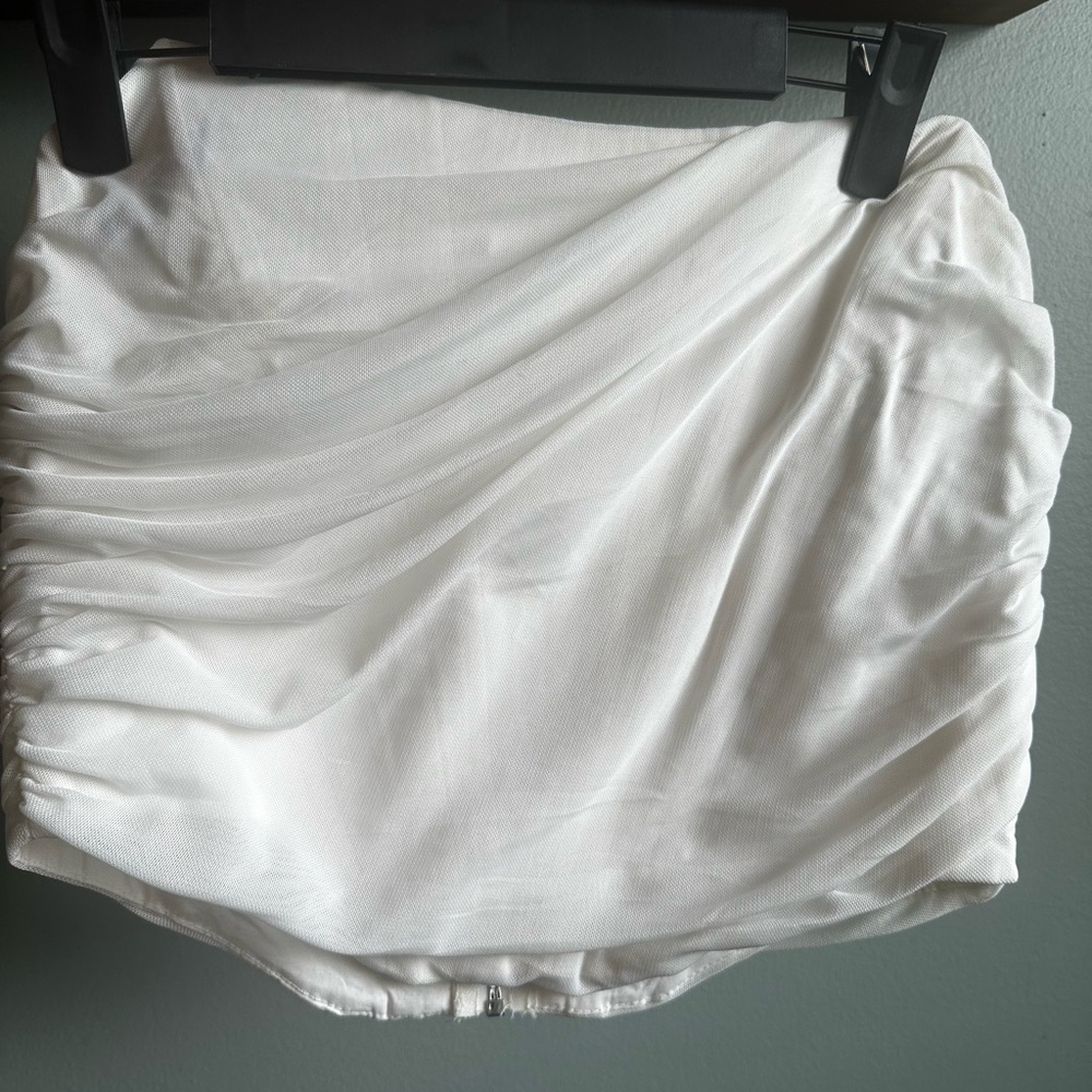 White corset top with mesh rushing, zip up back - Size Large